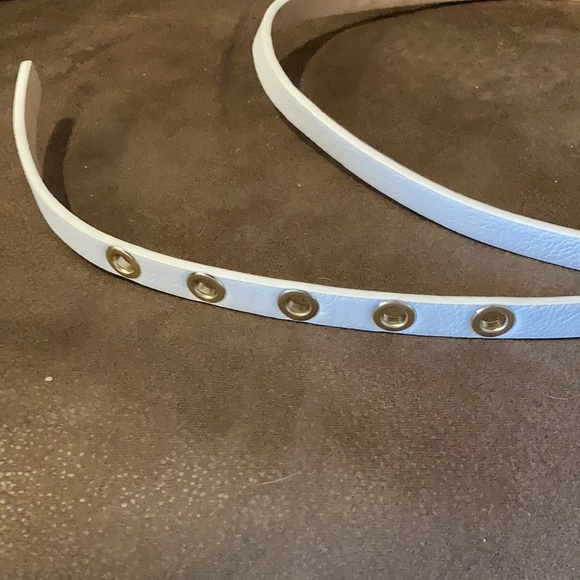 EUC BCBG women's belt - Picture 2 of 3